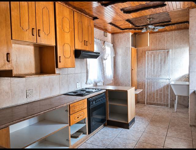 3 BEDROOM HOUSE FOR SALE IN VANDERBIJLPARK SE 6